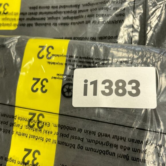 NEW Eddie Bauer Rainier 10” Tech Shorts Men’s 32 Cargo Outdoor Black i1383 - Picture 9 of 9